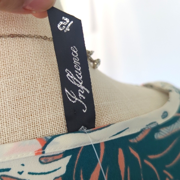 NASTY GAL Palm Print Cropped Top  NWT (Size 12) - Picture 8 of 8